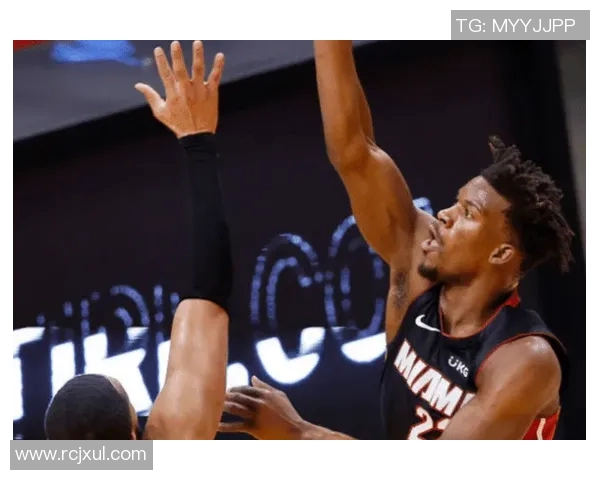 8日火箭队与黄蜂队激战回顾双方表现与关键时刻分析